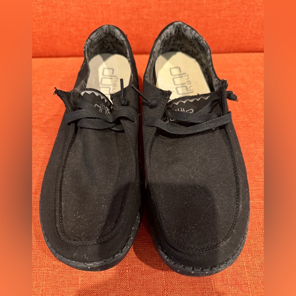 Inca Dark Dagger Hey Dudes – Women’s Size 11